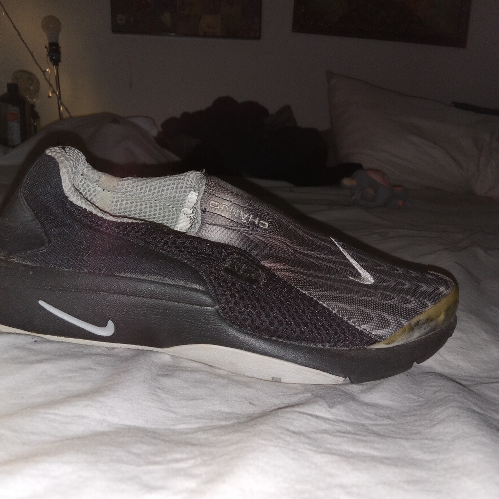 nike is unique slip on sneaker